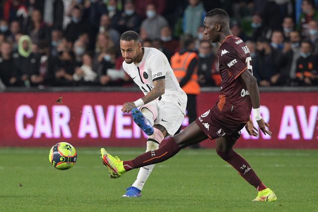 祝铭震28分胡金秋23分 广州大胜广厦35分